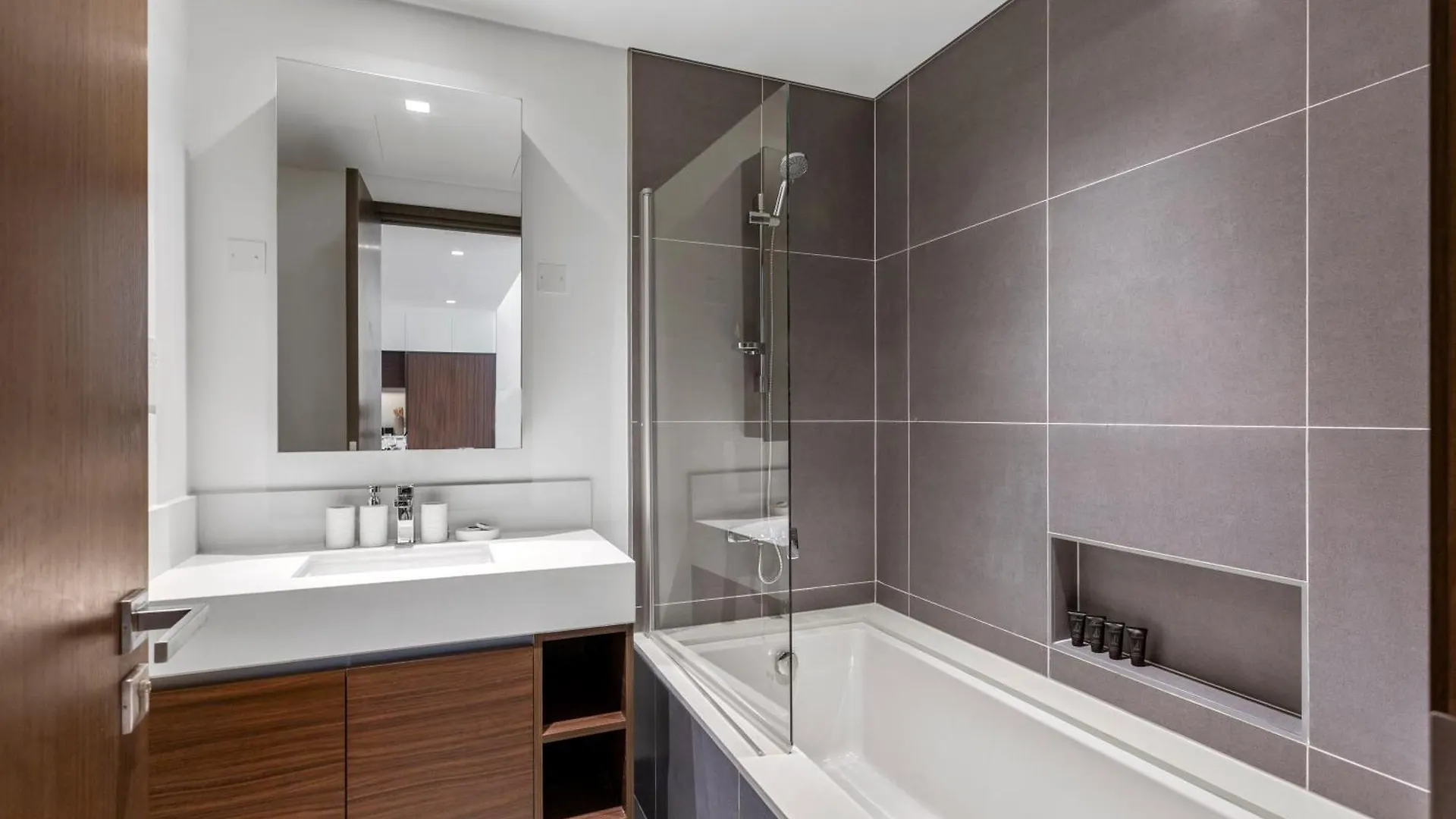 Stunning 1Bdr With Resort Style In Creek Harbour Dubai